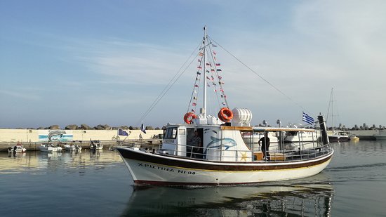 Traditional wooden boat 